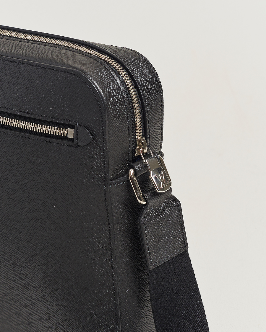 Uomini | Louis Vuitton Pre-Owned Anton Messengerbag Black | Louis Vuitton Pre-Owned | Anton Messengerbag Black