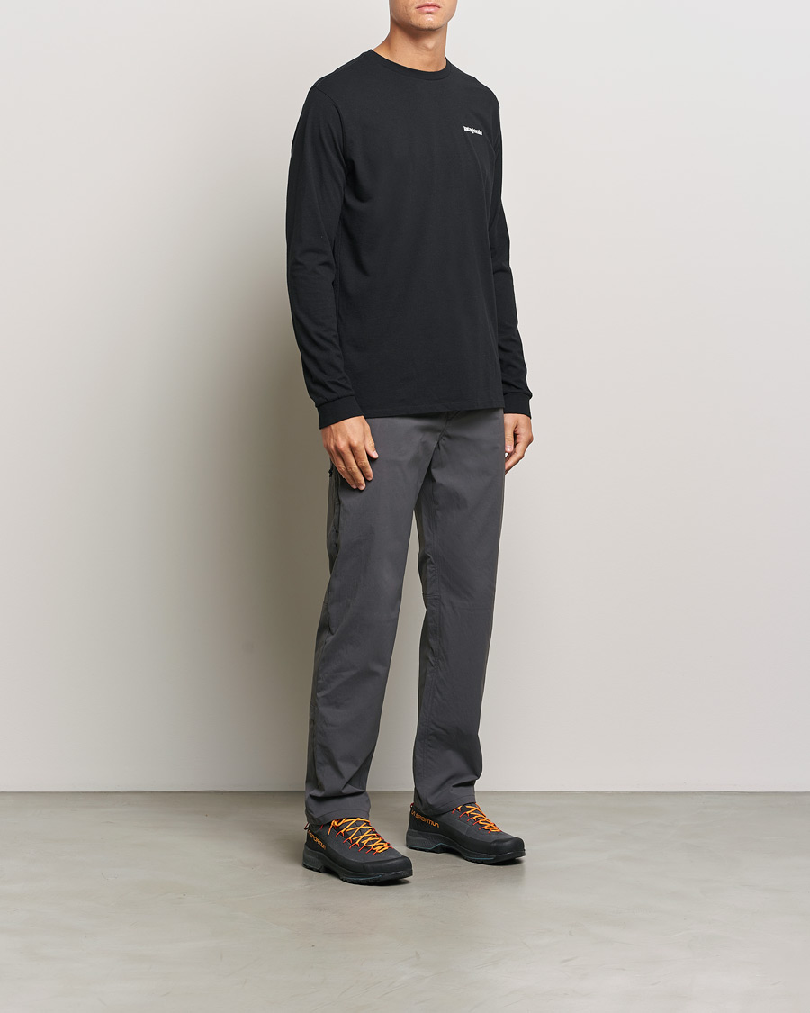 Uomini | T-shirt | Patagonia | P-6 Logo Responsibili LS T-Shirt Black