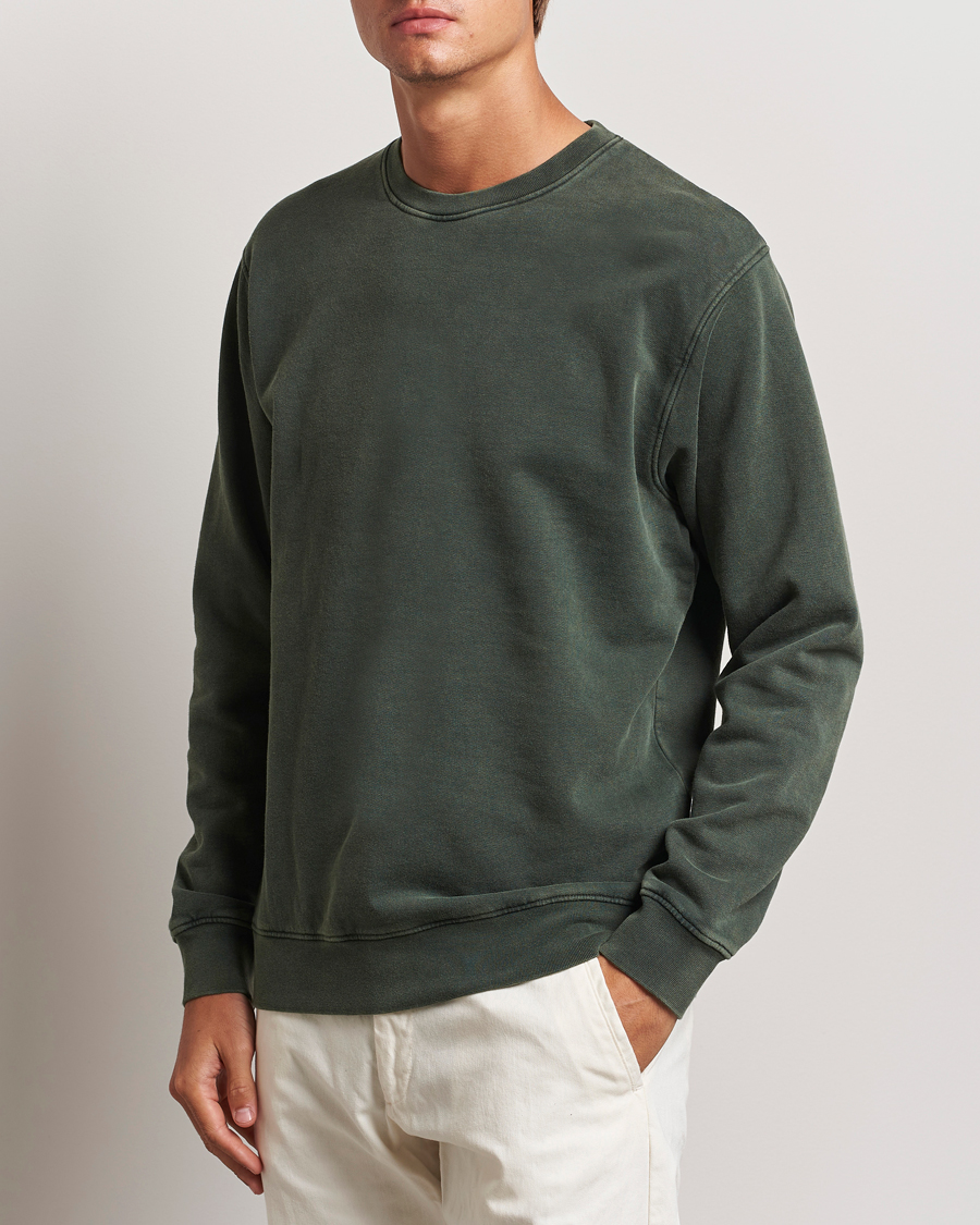 Uomini | Maglieria | Colorful Standard | Classic Organic Crew Neck Sweat Midnight Forest