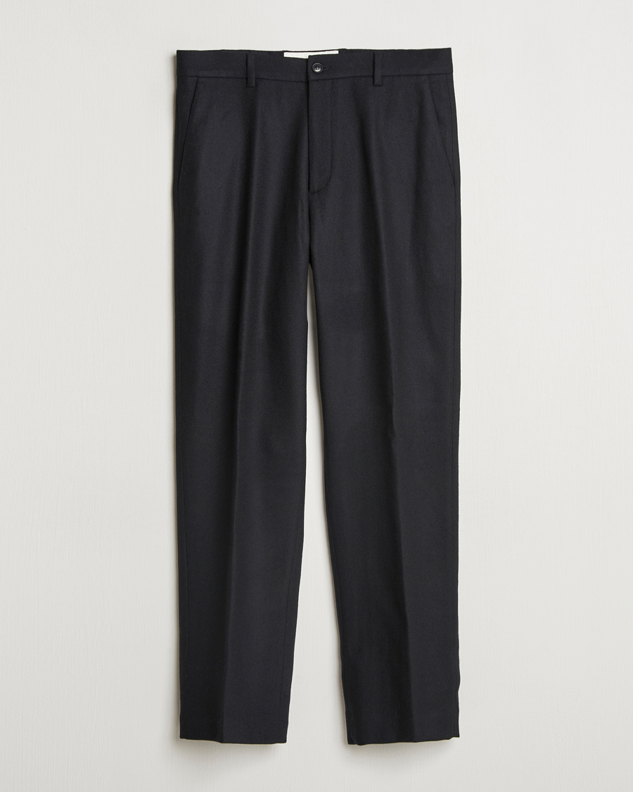 Uomini | Pantaloni | A Day's March | Gairloch Relaxed Wool Trousers Black
