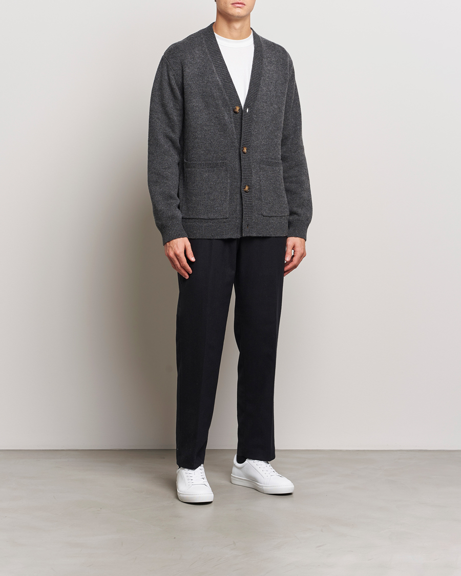 Uomini | Pantaloni | A Day's March | Gairloch Relaxed Wool Trousers Black