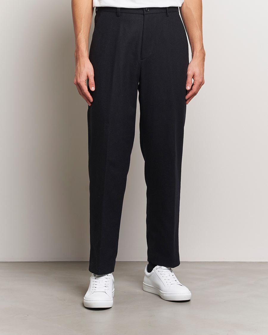 Uomini | Pantaloni | A Day's March | Gairloch Relaxed Wool Trousers Black