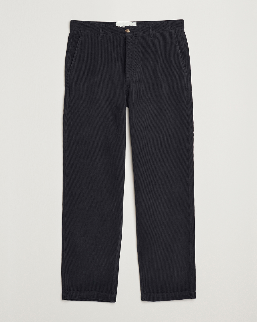 Uomini | Pantaloni | A Day's March | Redwood Corduroy Trousers Black