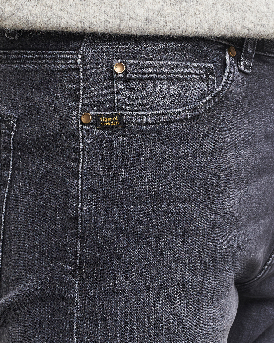 Uomini | Jeans | Tiger of Sweden | Des Jeans Washed Black