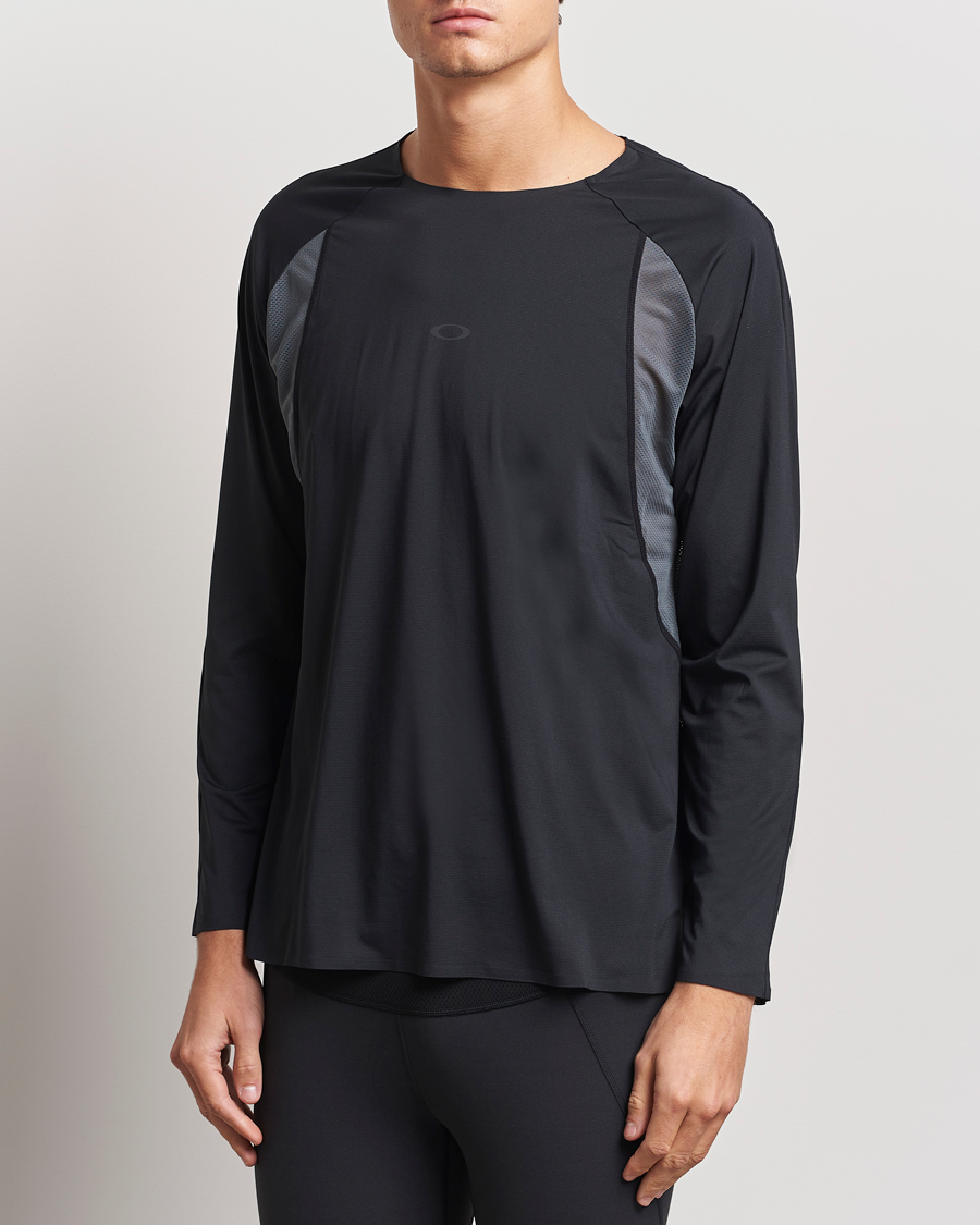 Uomini | T-shirt | Oakley | Pursuit Pro Long Sleeve T-Shirt Blackout