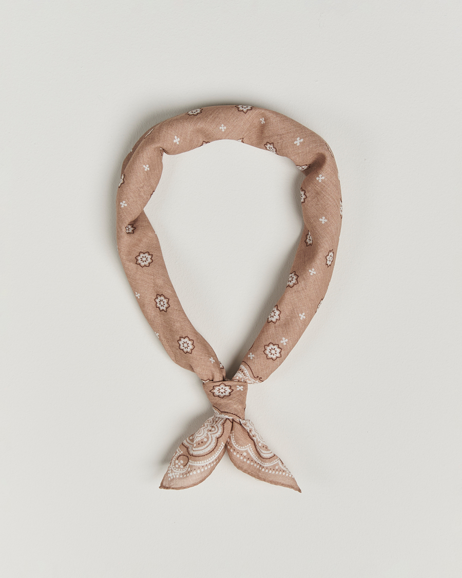Uomini | Amanda Christensen Cotton Voilé Printed Medallion Bandana Sand | Amanda Christensen | Cotton Voilé Printed Medallion Bandana Sand