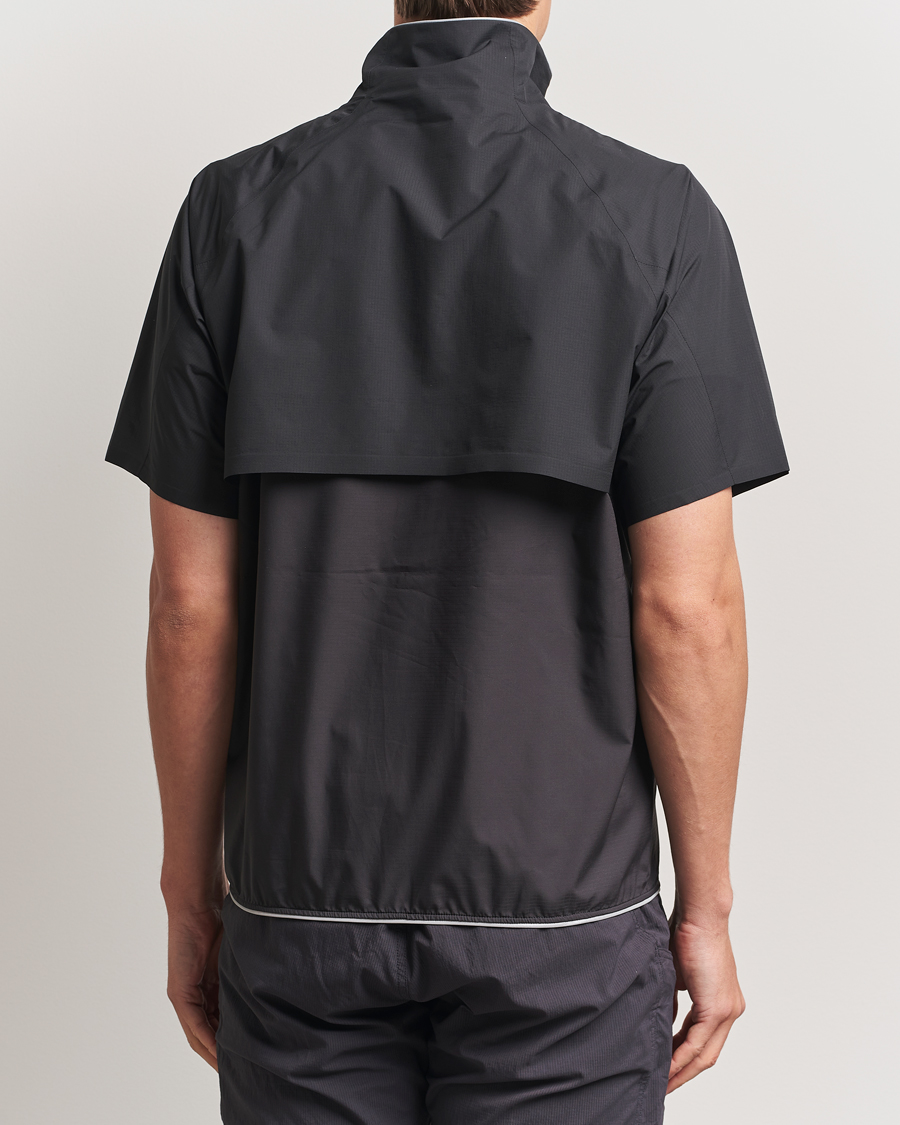 Uomini | Camicie | Klättermusen | Vidre Zip Short Sleeve Shirt Black