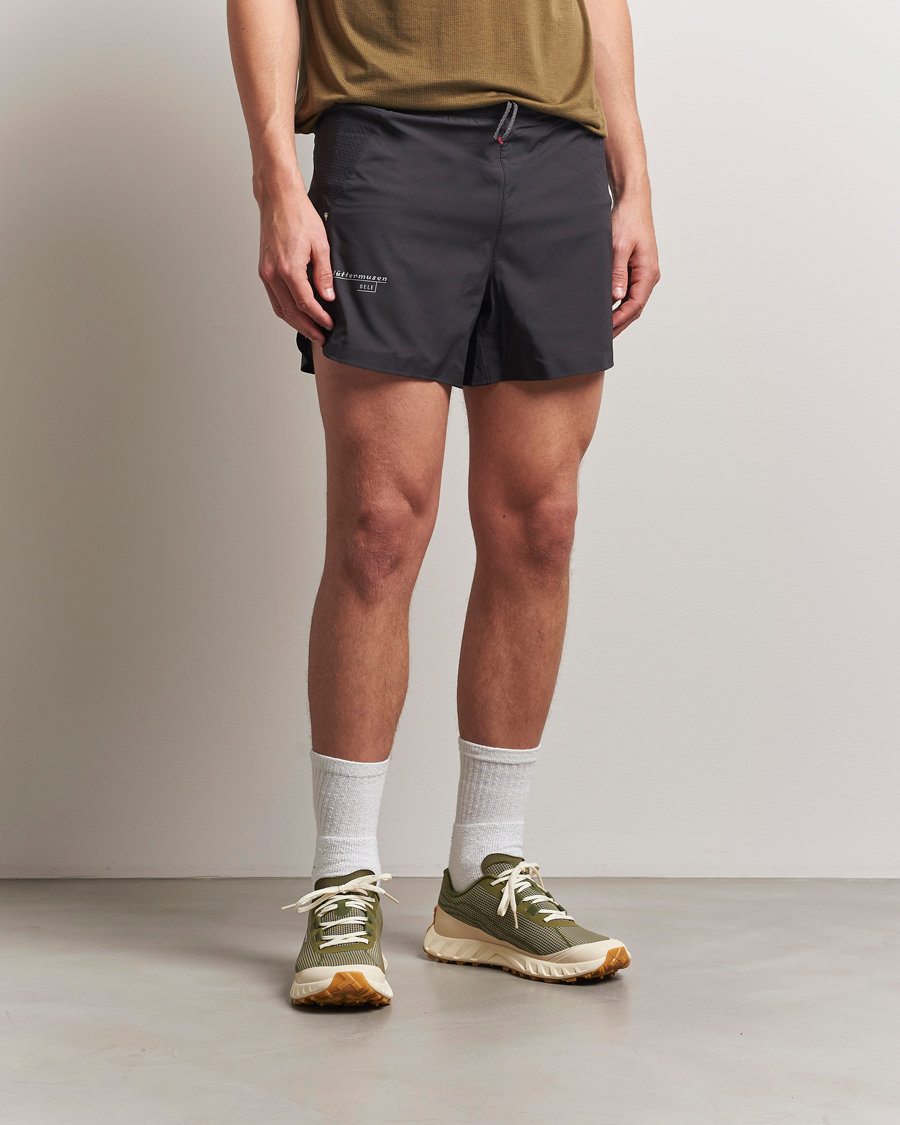 Uomini | Pantaloncini | Klättermusen | Bele Running Shorts Raven
