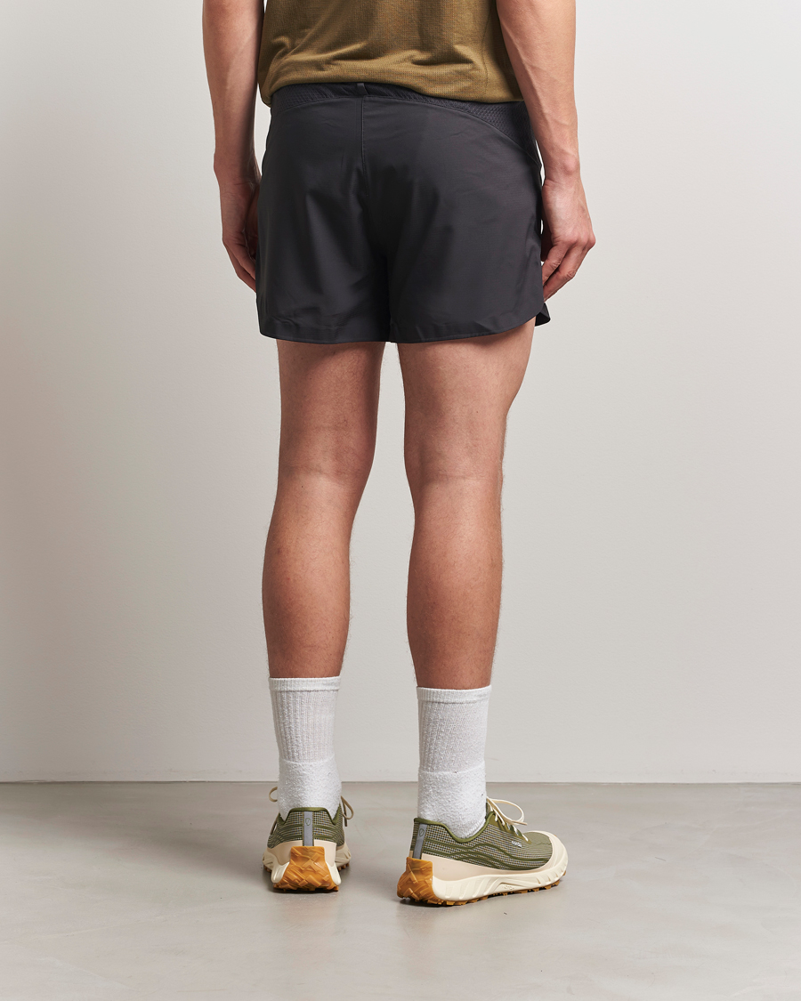 Uomini | Pantaloncini | Klättermusen | Bele Running Shorts Raven