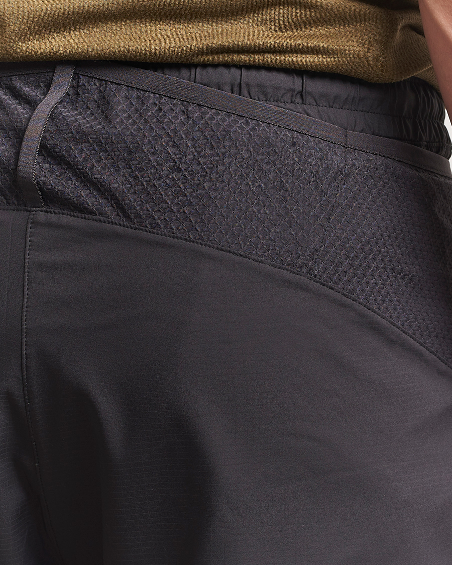 Uomini | Pantaloncini | Klättermusen | Bele Running Shorts Raven