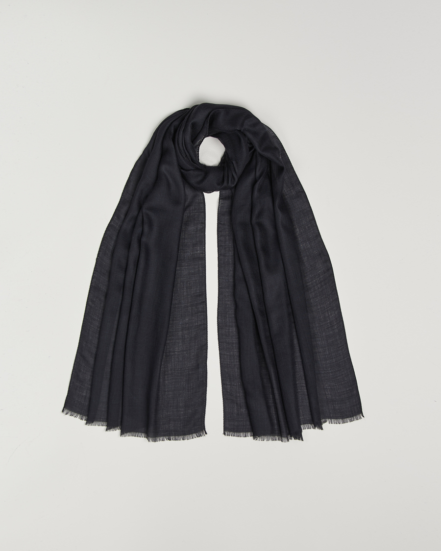 Uomini | Piacenza Cashmere Chic Cashmere Scarf Navy | Piacenza Cashmere | Chic Cashmere Scarf Navy
