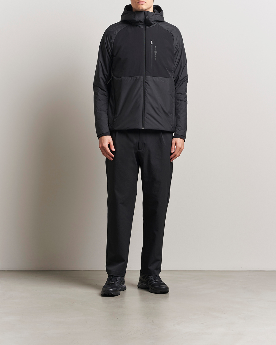 Uomini | Giacche | Sail Racing | Amplitude Primaloft Hooded Jacket Carbon