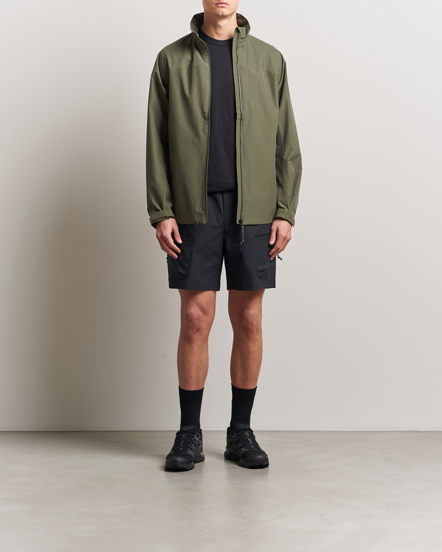 Uomini | Pantaloncini | Peak Performance | Outdoor Cargo Shorts Black