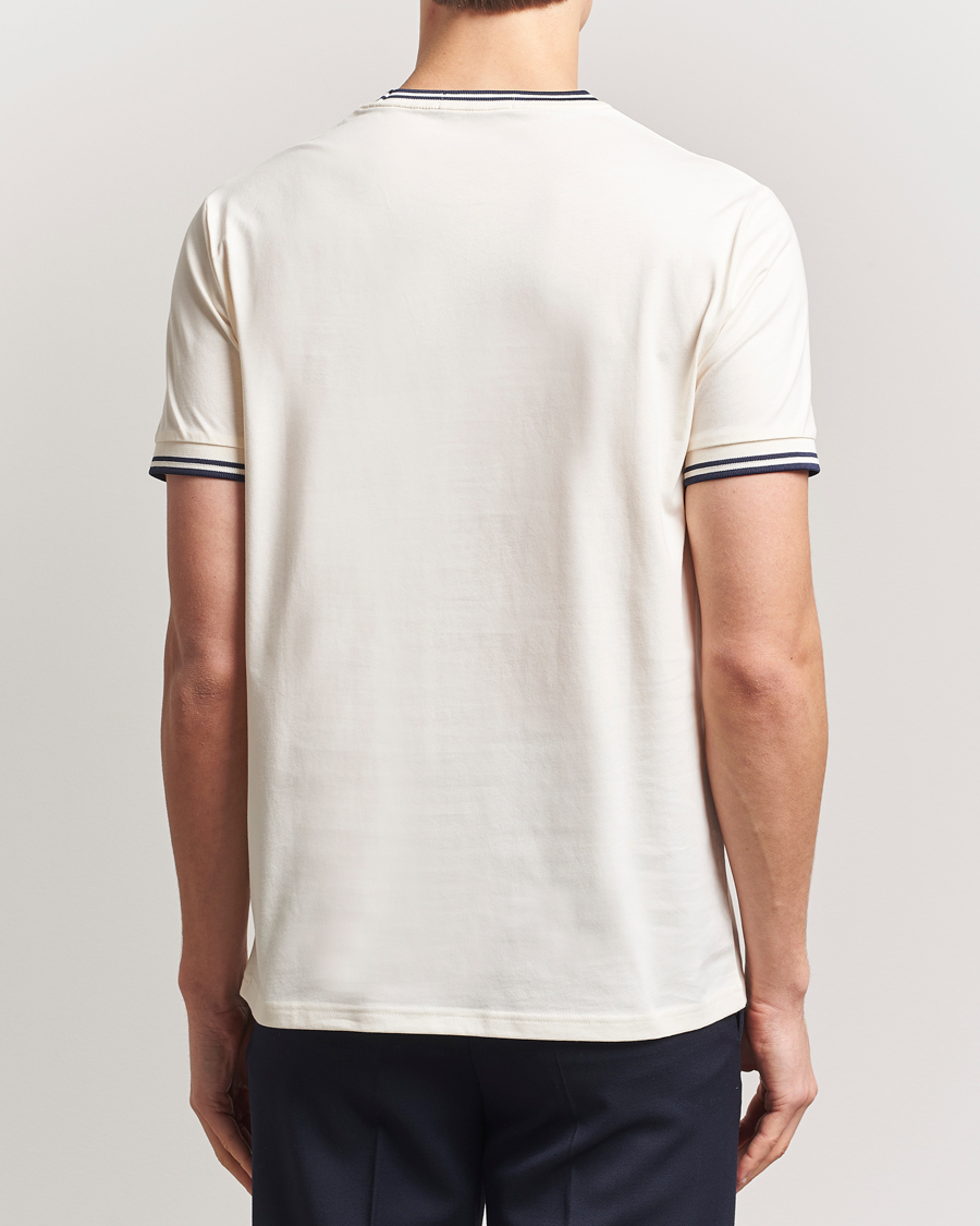 Uomini | T-shirt | Fred Perry | Twin Tipped T-Shirt Ecru