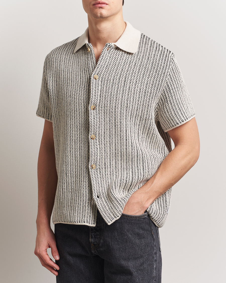Uomini | Camicie | LES DEUX | Easton Knitted Short Sleeve Shirt Ivory/Black