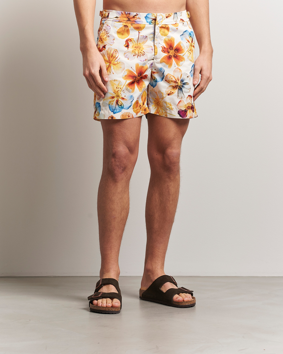 Uomini | Costumi da bagno | Orlebar Brown | Bulldog Oshibana Printed Swimshorts White Sand