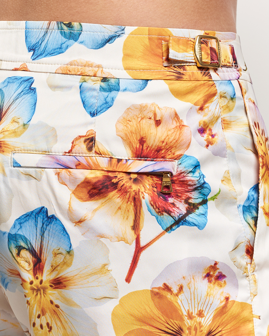 Uomini | Costumi da bagno | Orlebar Brown | Bulldog Oshibana Printed Swimshorts White Sand