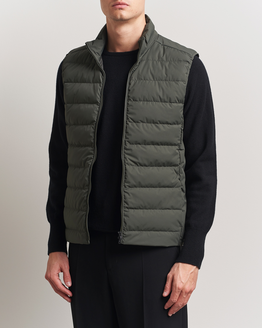Uomini | Giacche | Scandinavian Edition | Ratio II Lightweight Padded Vest Dark Olive