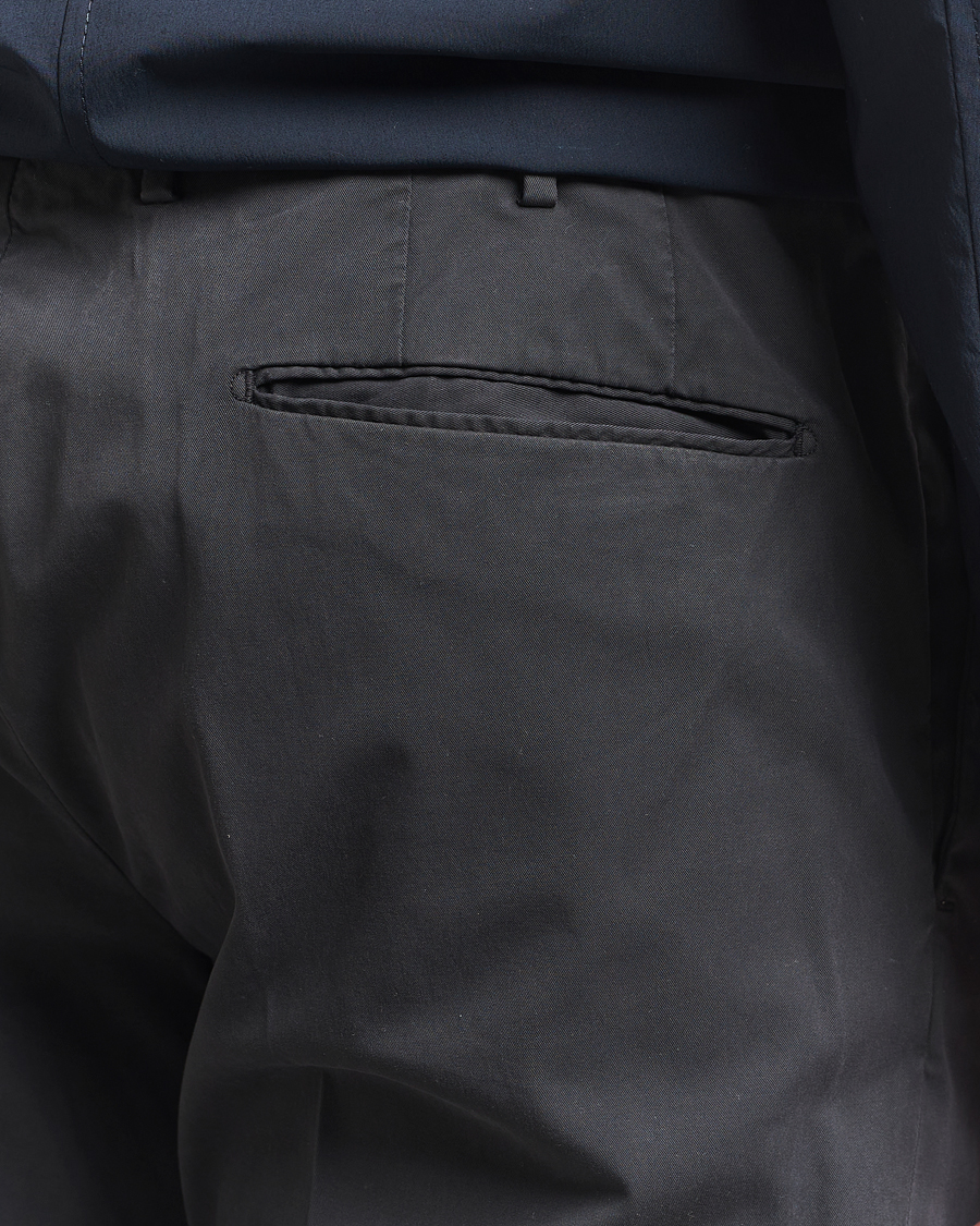 Uomini | Pantaloni | Incotex | Slim Fit Comfort Chinos Dark Grey