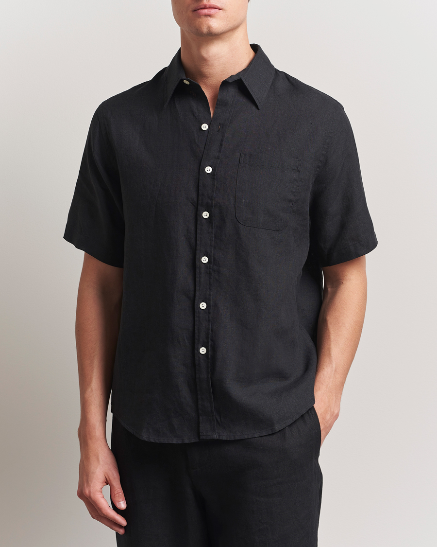 Uomini | Camicie | Colorful Standard | Garment Dyed Linen Short Sleeve Shirt Deep Black