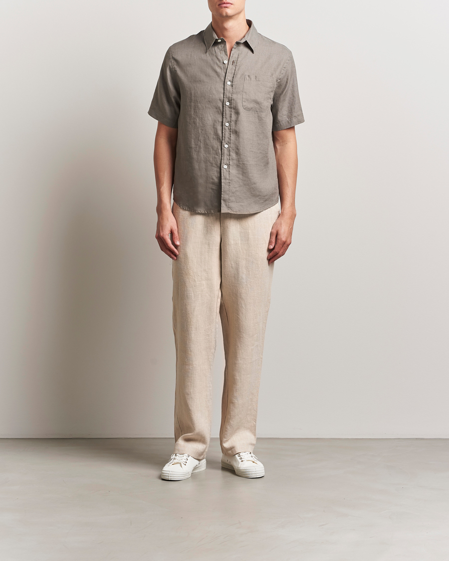 Uomini | Camicie | Colorful Standard | Garment Dyed Linen Short Sleeve Shirt Dusty Olive