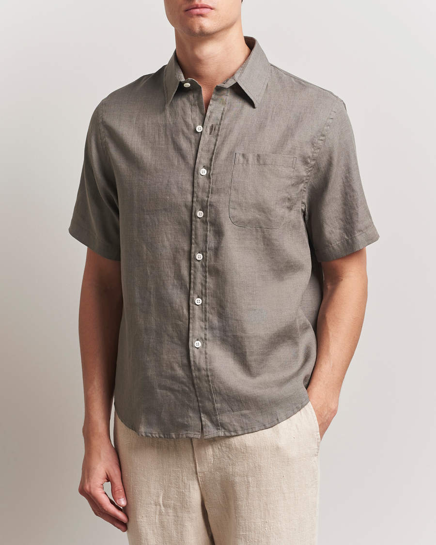 Uomini | Camicie | Colorful Standard | Garment Dyed Linen Short Sleeve Shirt Dusty Olive