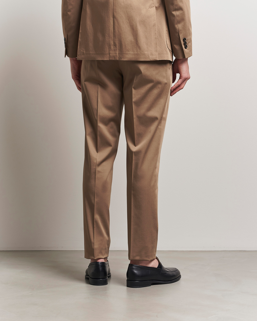 Uomini | Pantaloni | Lardini | Pleated Cotton Stretch Trousers Light Brown