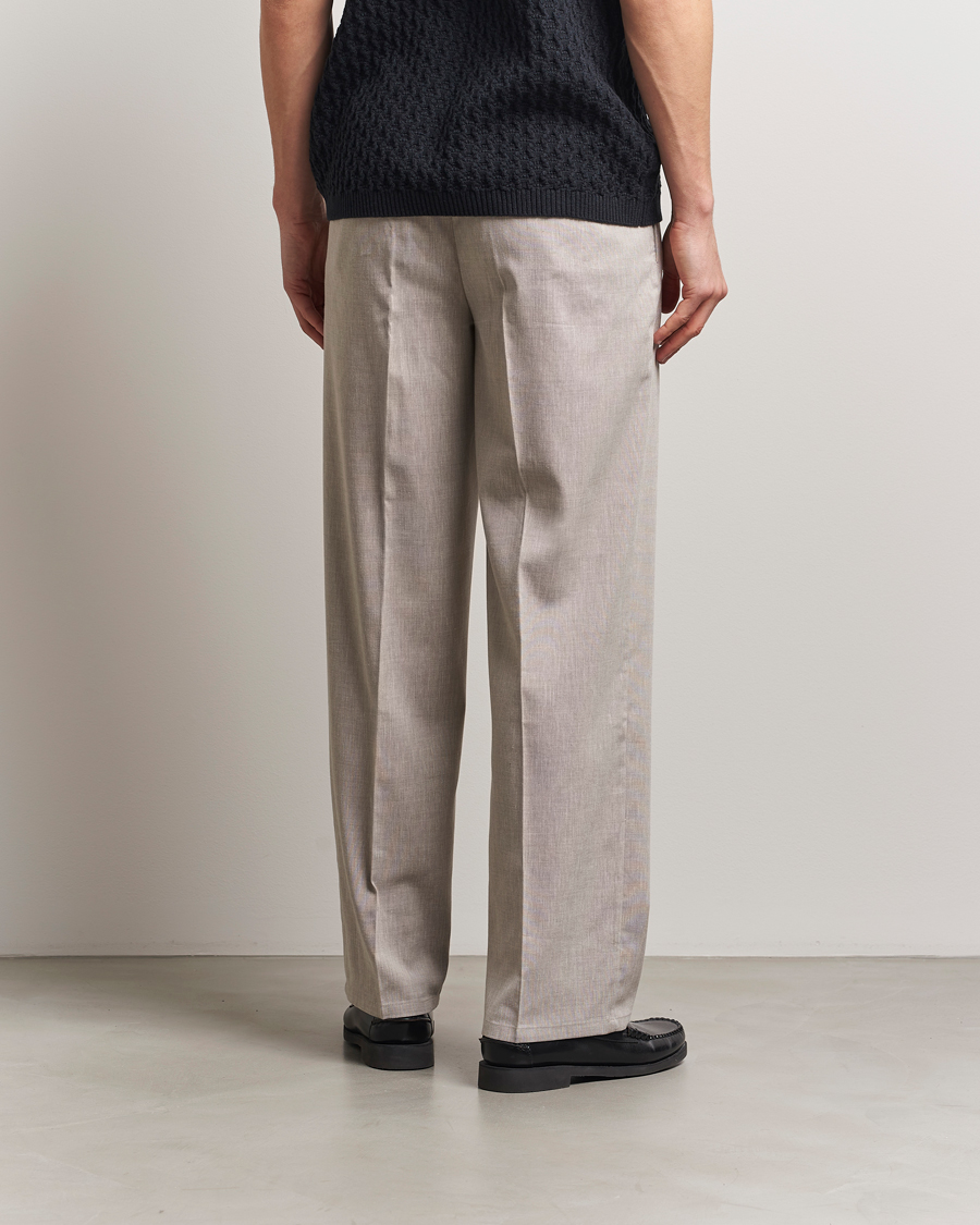 Uomini | Pantaloni | LES DEUX | Reece Pleated Slub Suit Pants Light Sand