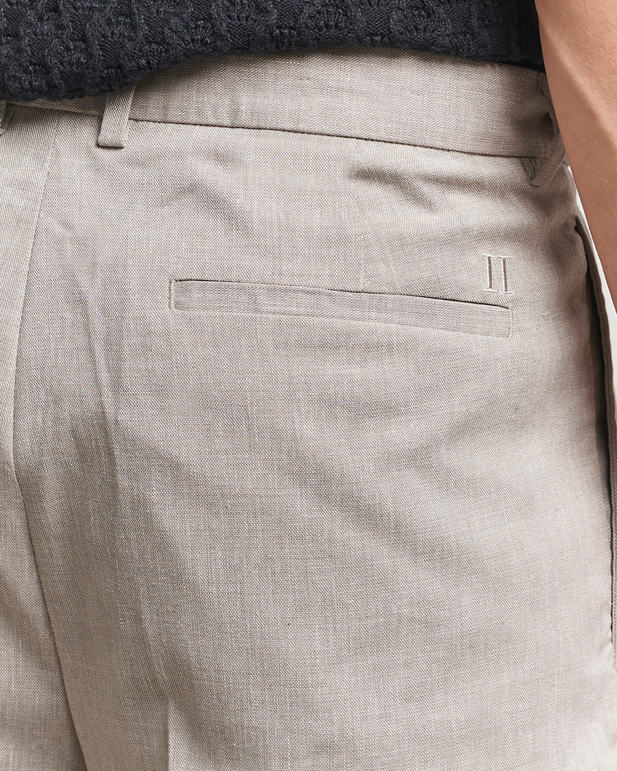 Uomini | Pantaloni | LES DEUX | Reece Pleated Slub Suit Pants Light Sand