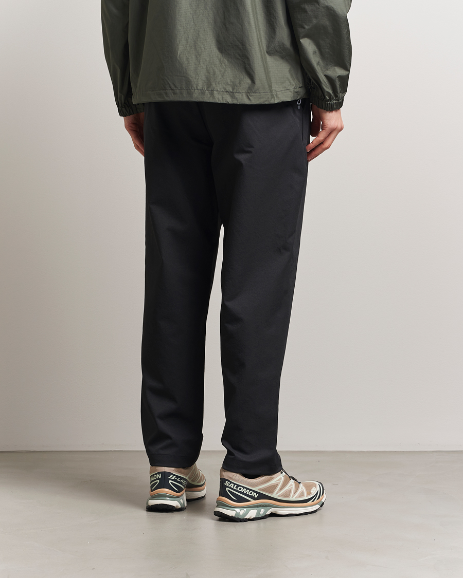 Uomini | Pantaloni | Goldwin | One Tuck Tapered Stretch Pants Black