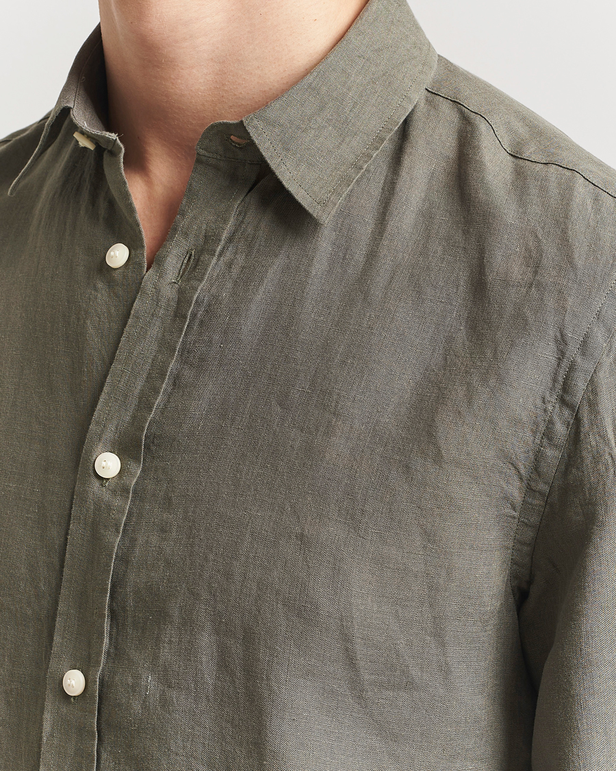 Uomini | Camicie | Tiger of Sweden | Spenser Linen Shirt Thyme Green