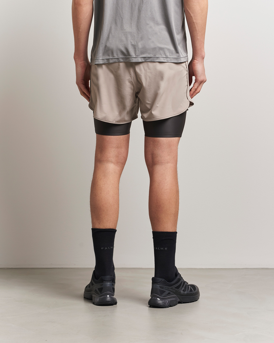 Uomini | Pantaloncini | District Vision | Layered Pocket Trail Shorts Khaki
