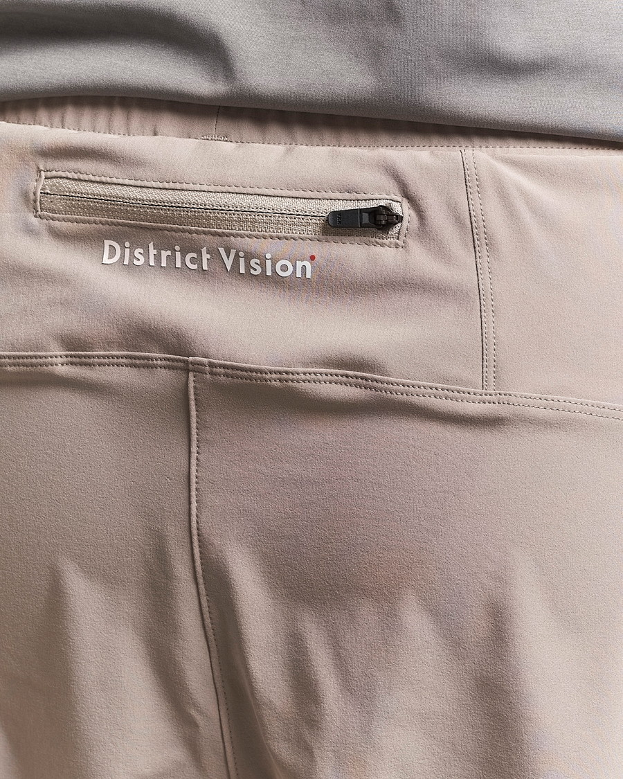 Uomini | Pantaloncini | District Vision | Layered Pocket Trail Shorts Khaki