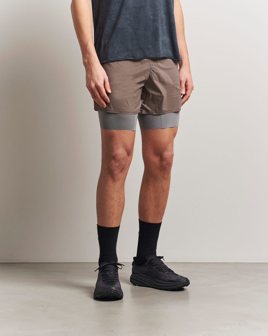 Uomini | Pantaloncini | Satisfy | TechSilk 8 Inch Shorts Falcon