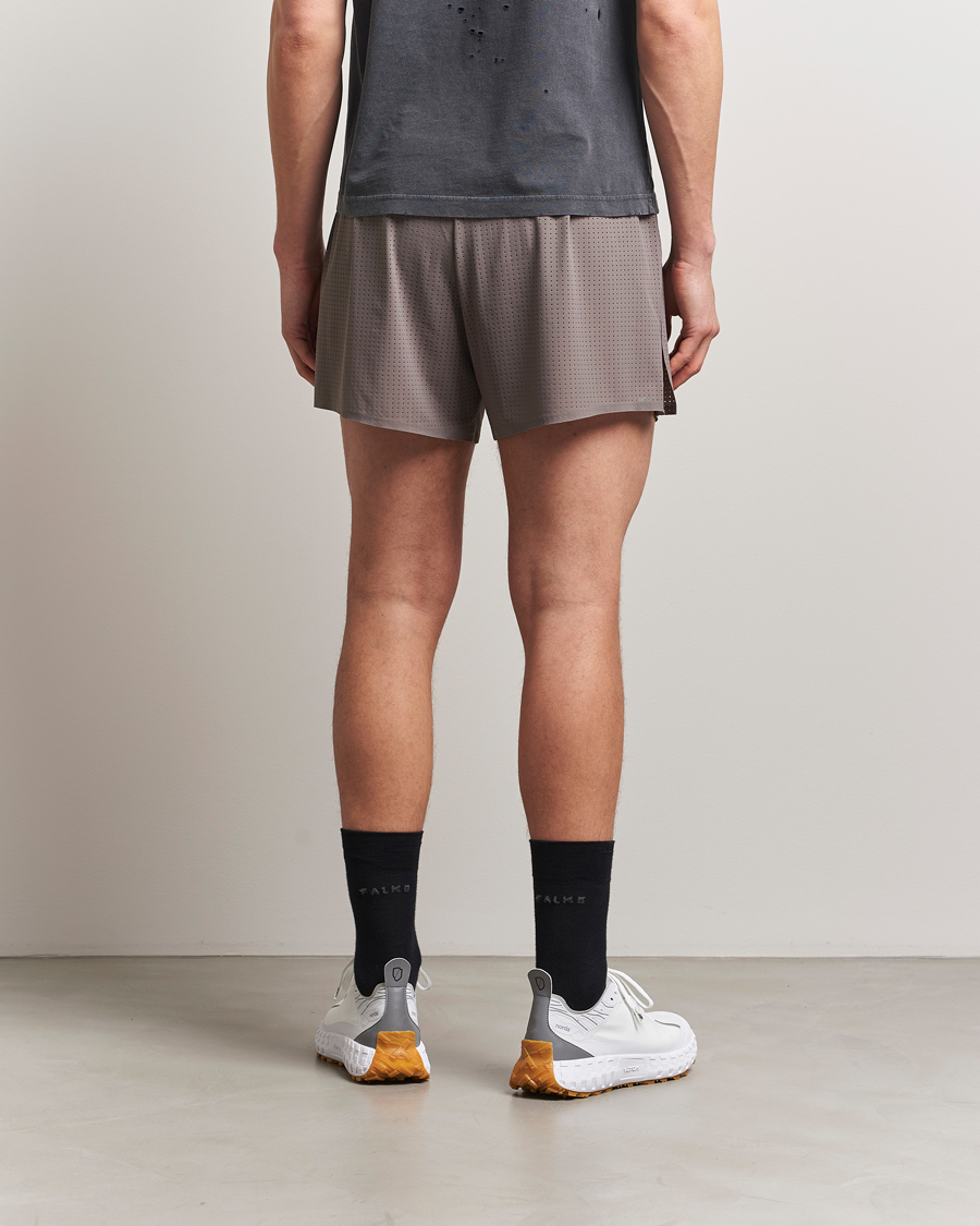 Uomini | Pantaloncini | Satisfy | Space-O 5 Inch Shorts Taupe