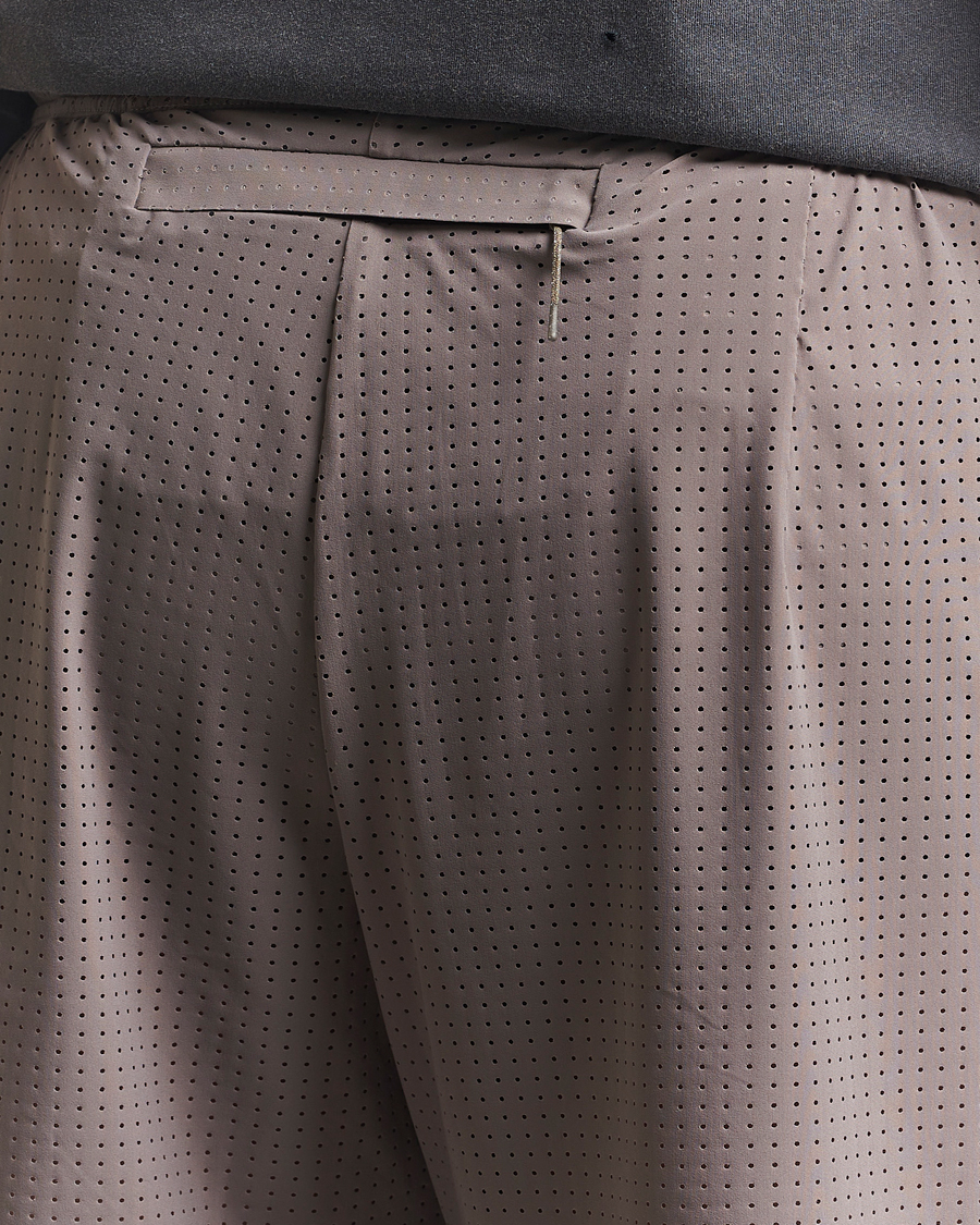 Uomini | Pantaloncini | Satisfy | Space-O 5 Inch Shorts Taupe
