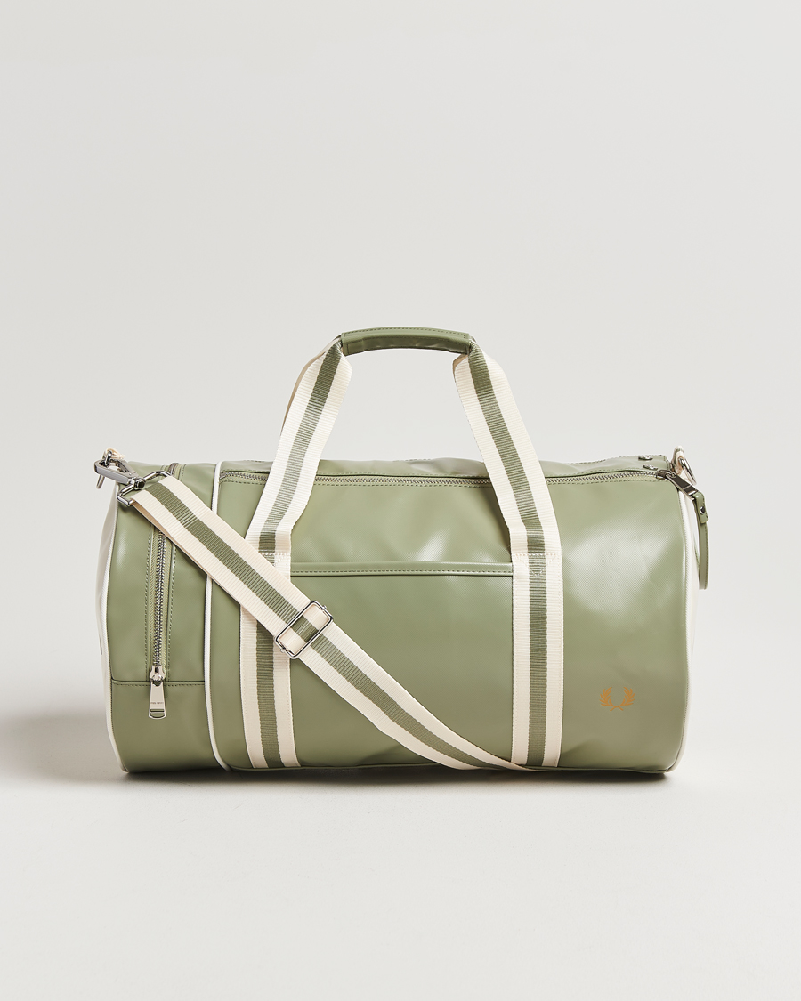 Uomini | Fred Perry Classic Barrel Bag Olive Mint/White | Fred Perry | Classic Barrel Bag Olive Mint/White