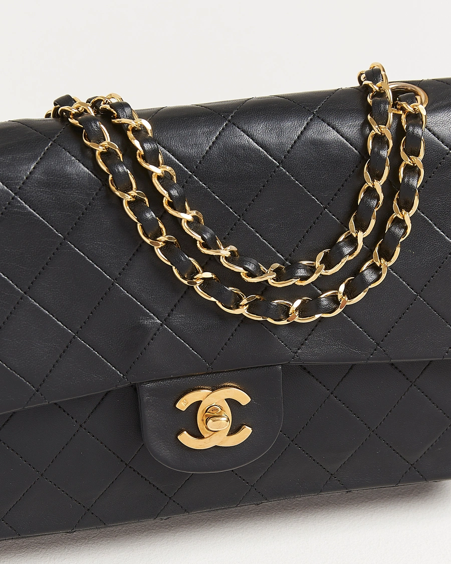 Uomini | Chanel Pre-Owned Classic Medium Double Flap Bag Lambskin Black | Chanel Pre-Owned | Classic Medium Double Flap Bag Lambskin Black