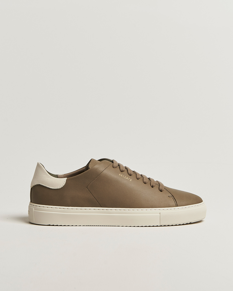 Uomini | Axel Arigato Clean 90 Nubuck Sneaker Dark Green/Light Beige | Axel Arigato | Clean 90 Nubuck Sneaker Dark Green/Light Beige
