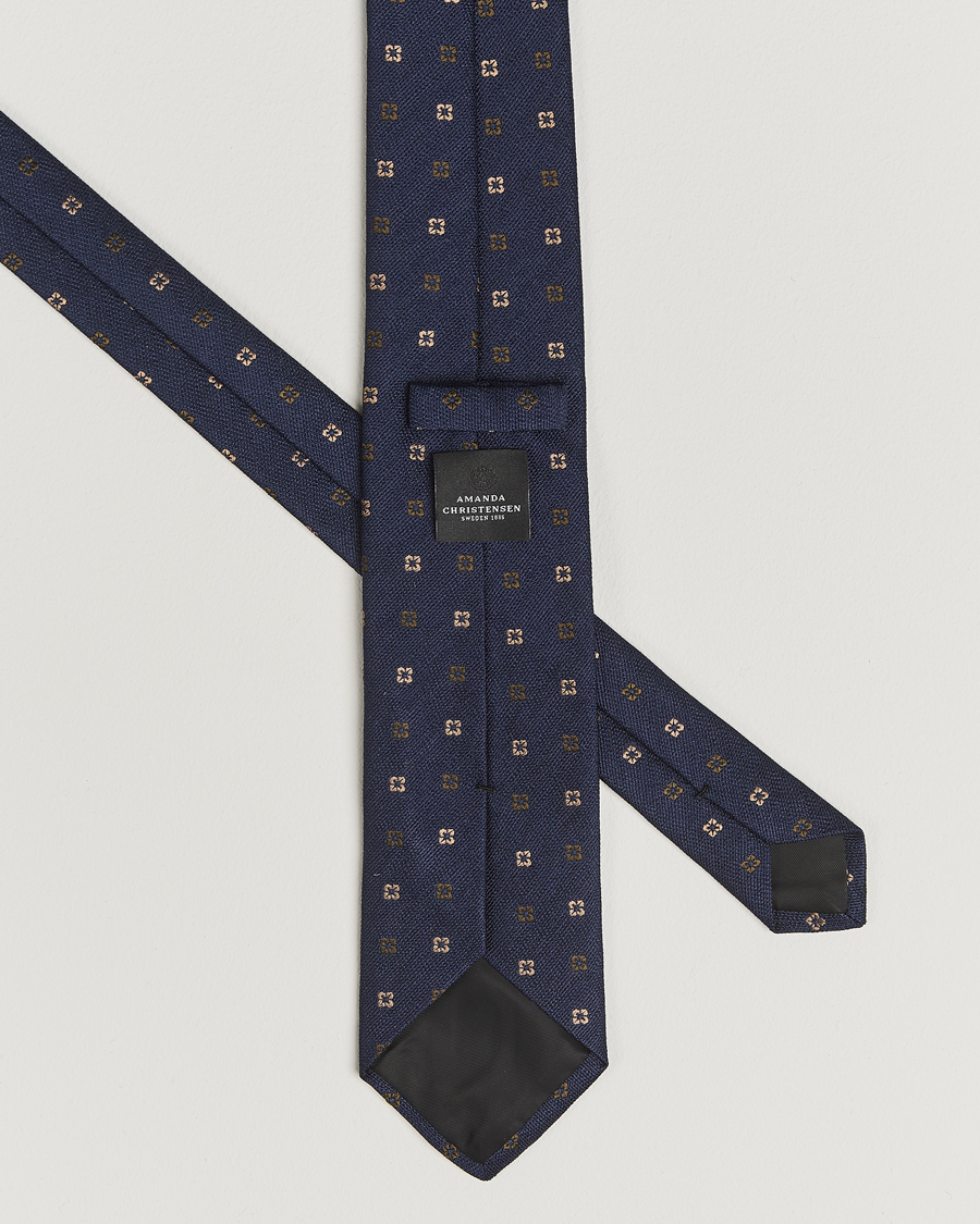 Uomini | Amanda Christensen Silk Bouclé Flower 8cm Tie Navy | Amanda Christensen | Silk Bouclé Flower 8cm Tie Navy