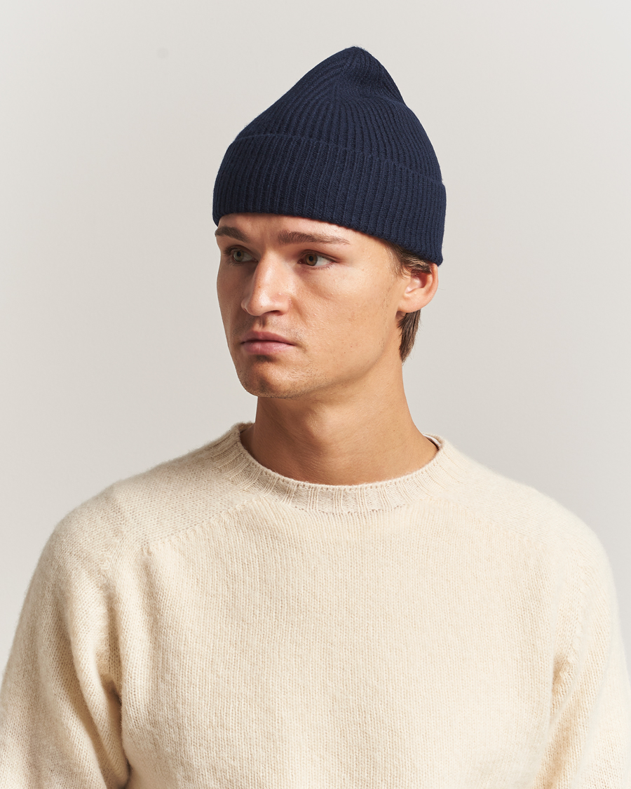 Uomini | Berretti | Amanda Christensen | Rib Knitted Merino Wool Cap Navy