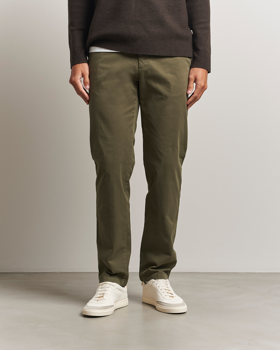 Uomini | Pantaloni | J.Lindeberg | Ched Cotton Stretch Chinos Forest Green