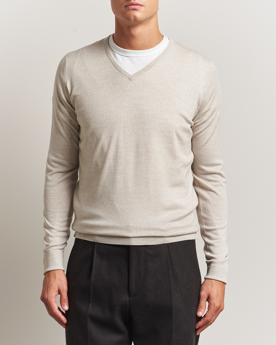 Uomini | Maglieria | John Smedley | Bobby Extra Fine Merino V-Neck Pullover Grey Fleece