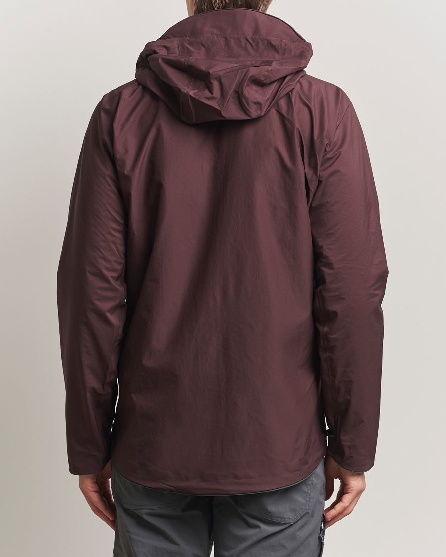 Uomini | Giacche | Klättermusen | Asynja Lightweight Waterproof Jacket Amanth Red