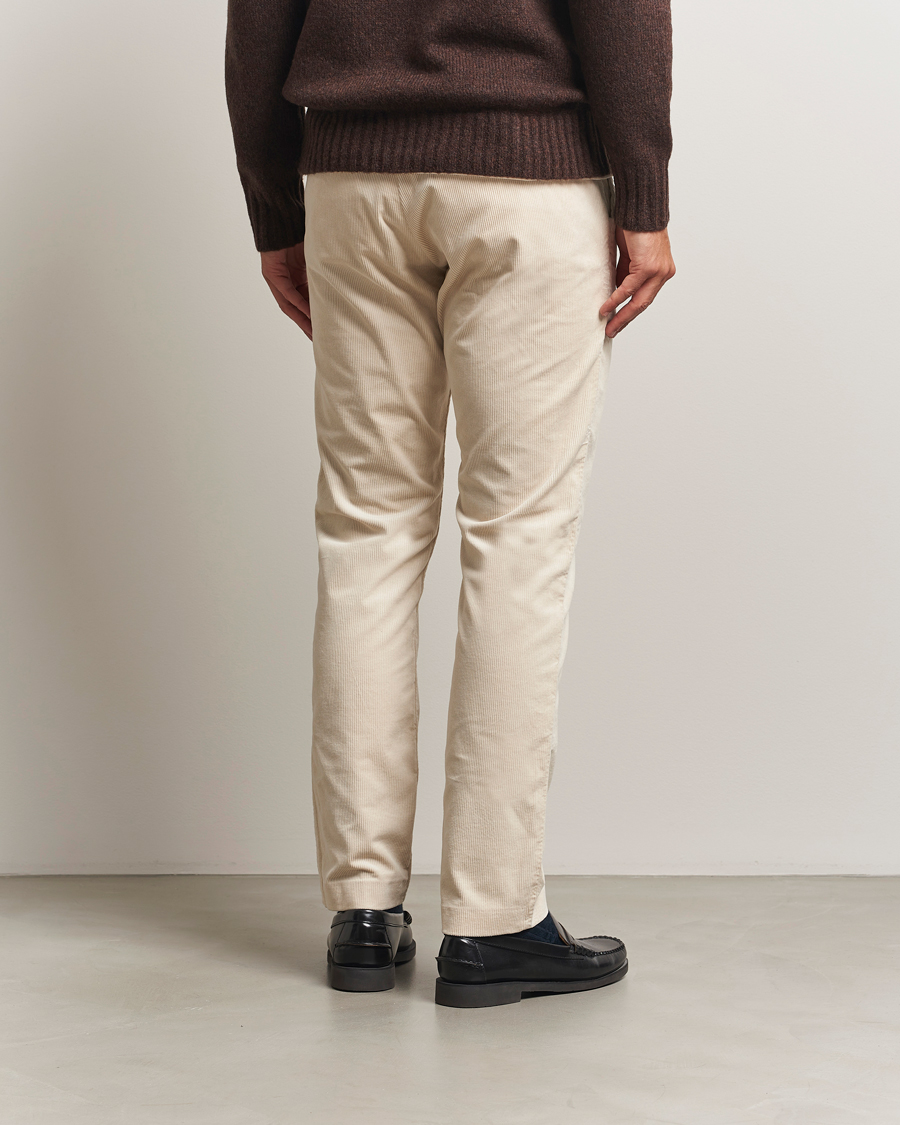 Uomini | Pantaloni | NN07 | Theo Regular Fit Corduroy Chinos Ivory