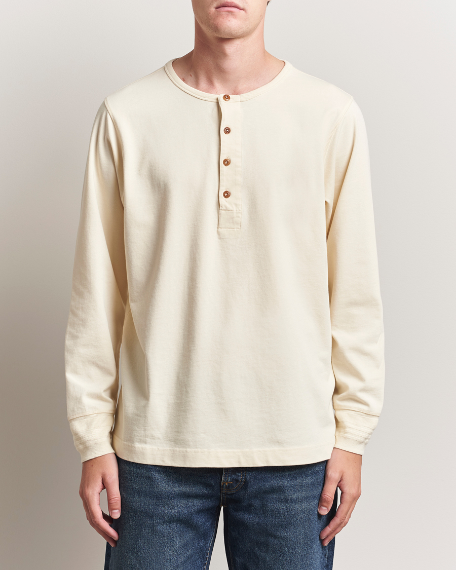 Uomini | T-shirt | Nudie Jeans | Long Sleeved Henley Ecru