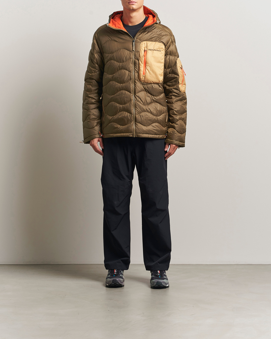 Uomini | Giacche | Peak Performance | Helium Utility Down Hooded Jacket Meadow Moss/Sierra Sand