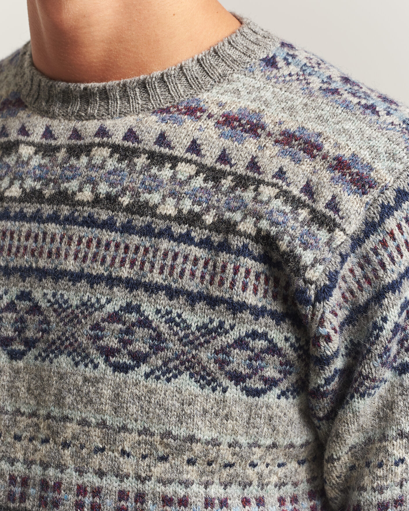 Uomini | Maglieria | Jamieson's of Shetland | Jamiesons Of Shetland All Over Fair Isle Pullover Crew Neck Light Grey