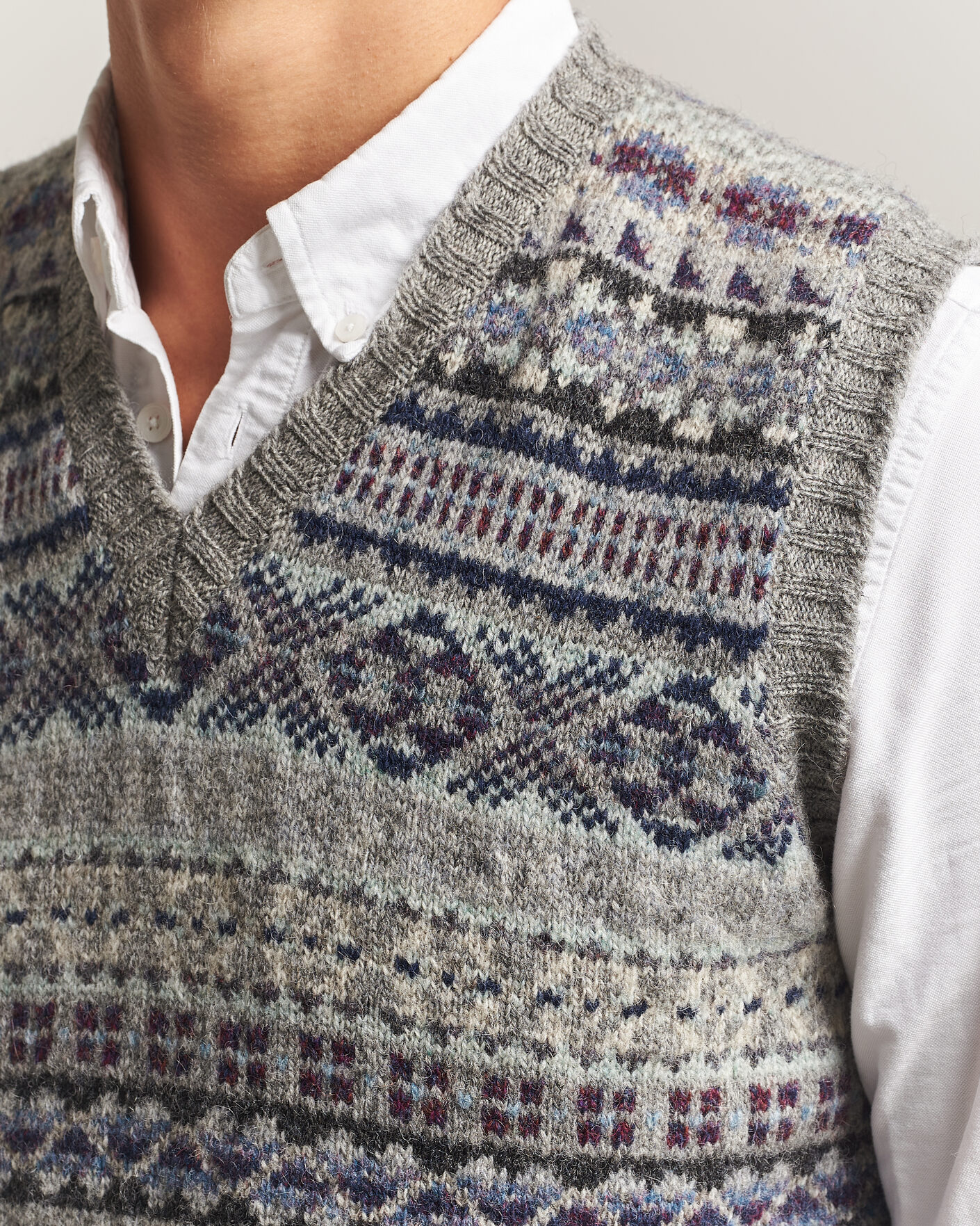 Uomini | Maglieria | Jamieson's of Shetland | Jamiesons Of Shetland All Over Fair Isle Slipover Light Grey