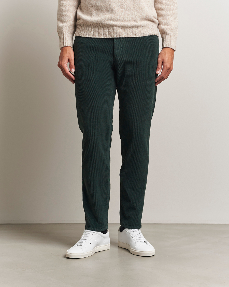 Uomini | Pantaloni | Incotex | Slim Fit Leisure Cord Slacks Dark Green